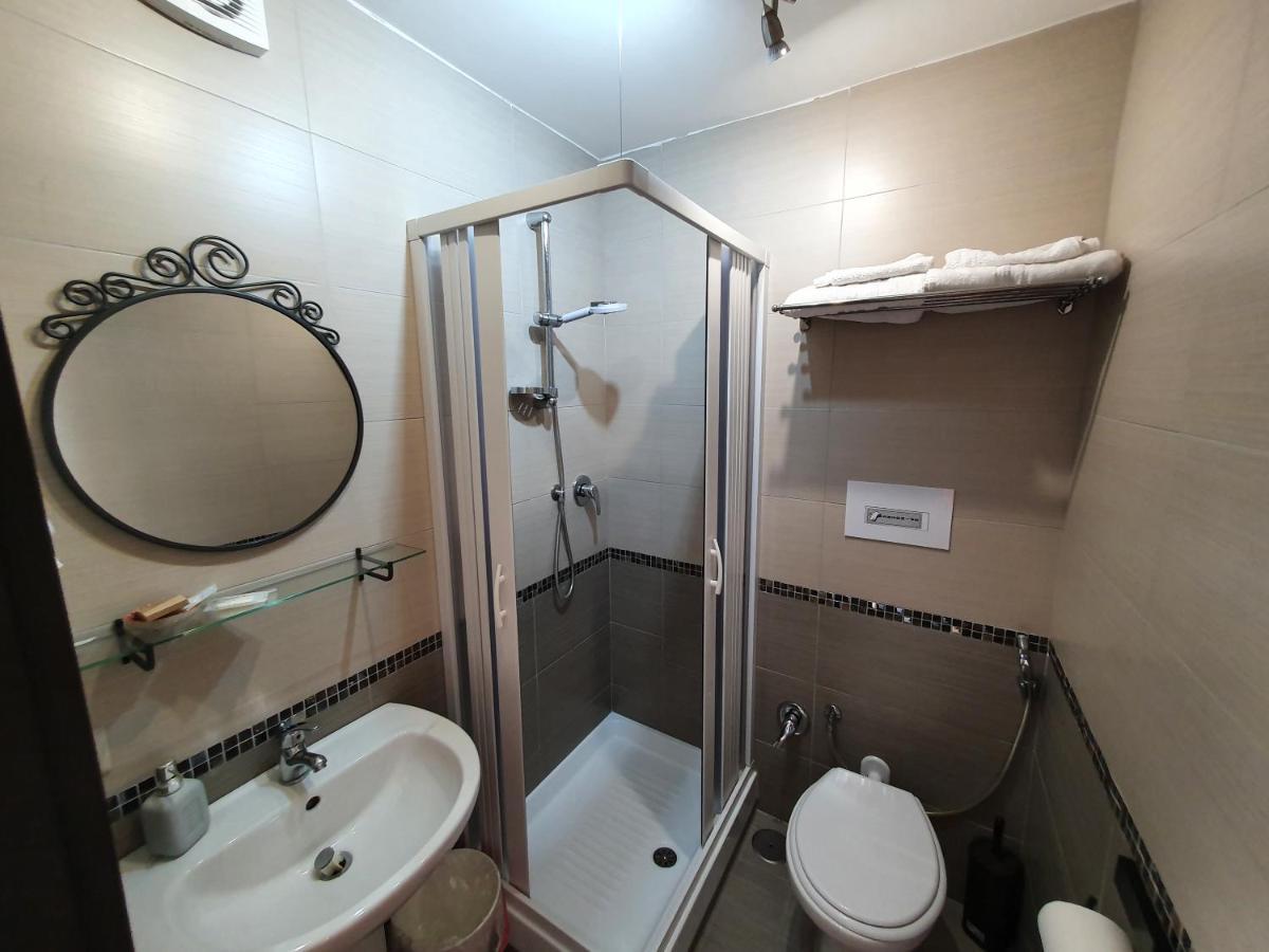 Bed and Breakfast Domus Armenio Nápoles Exterior foto
