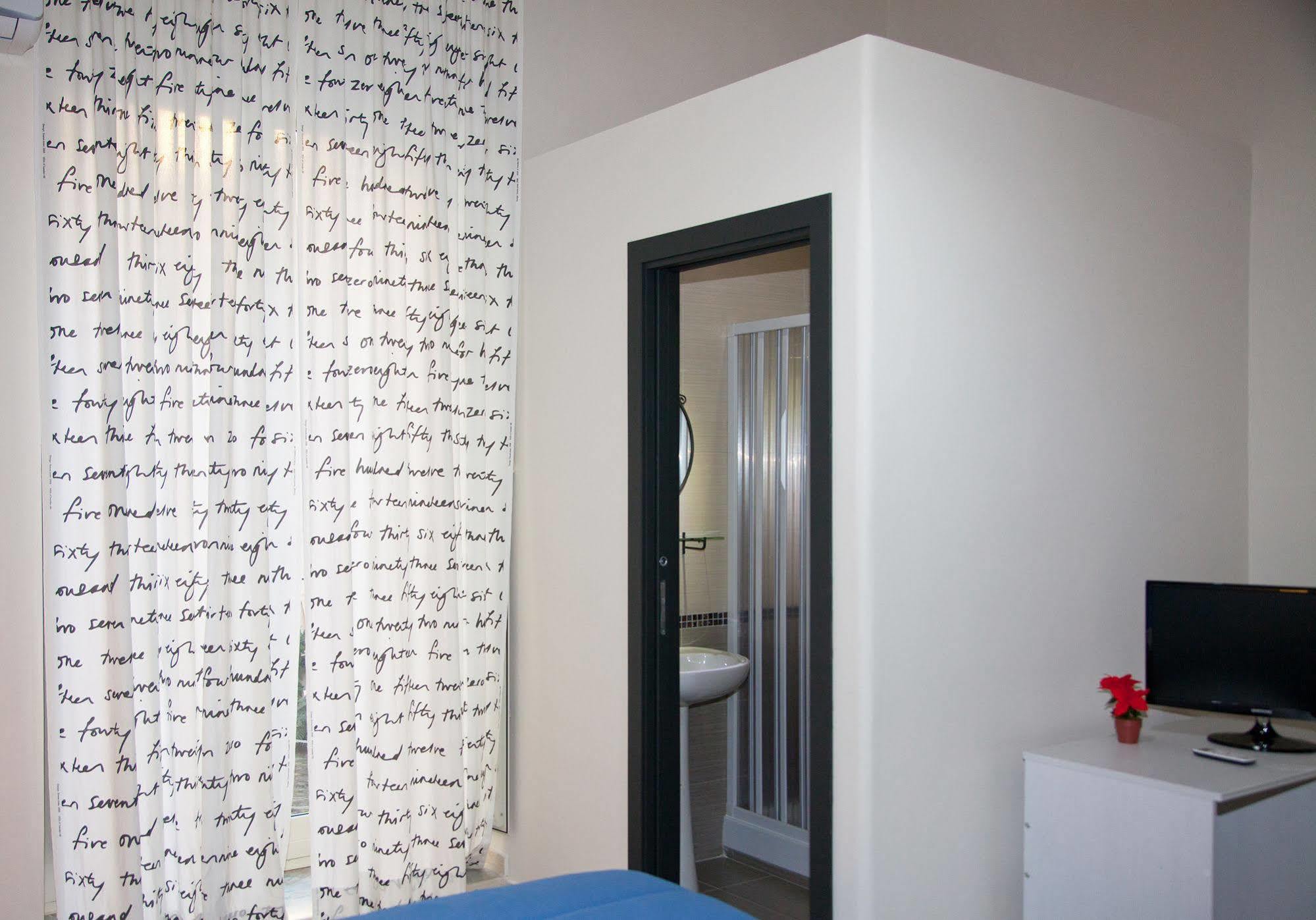 Bed and Breakfast Domus Armenio Nápoles Exterior foto